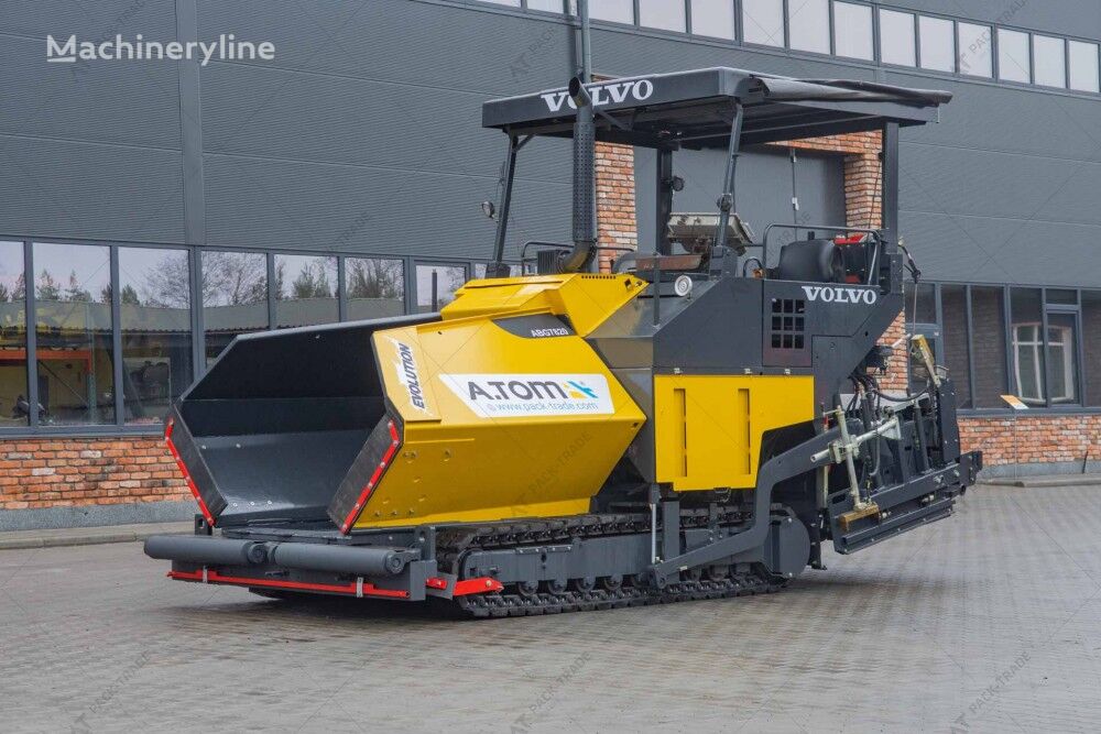 ABG 7820 crawler asphalt paver