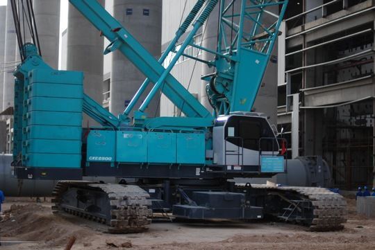 Kobelco CKE2500 crawler crane