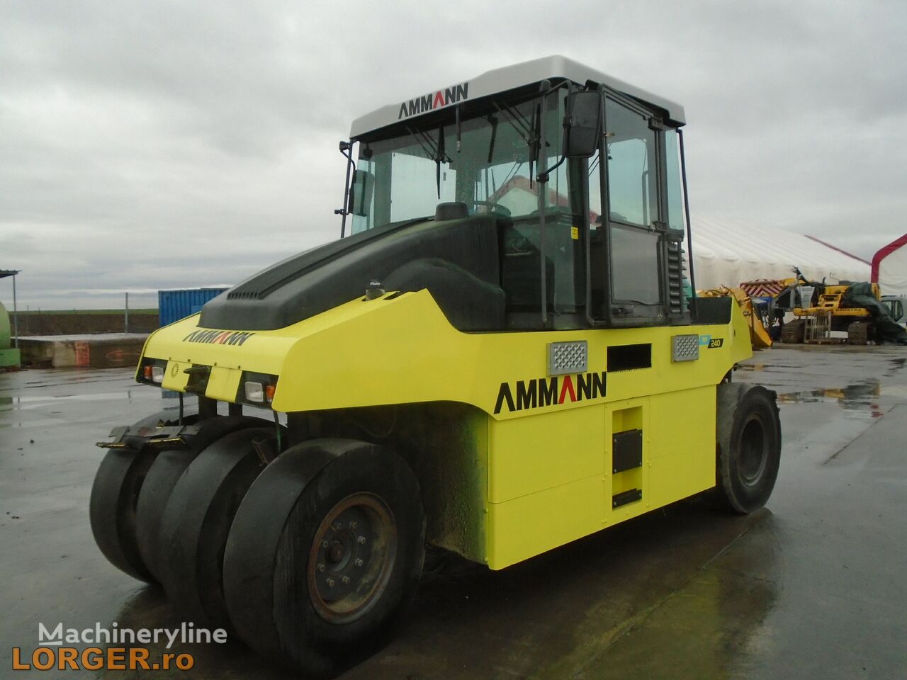 Ammann AP 240 H pneumatic roller