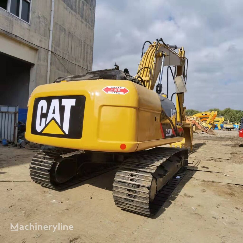 Caterpillar 320DL tracked excavator