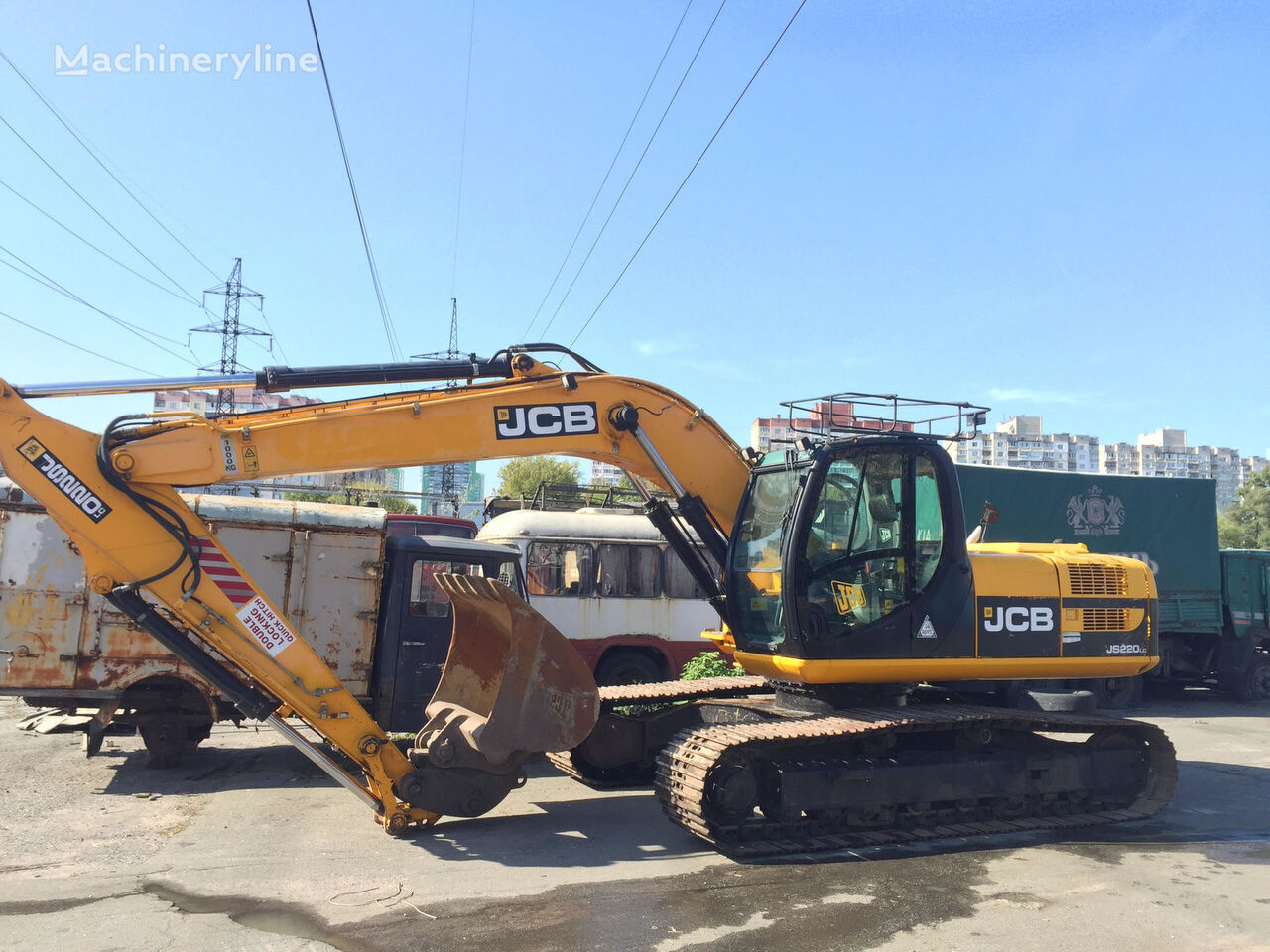 JCB JS220 LC v nalichii v Kieve  tracked excavator