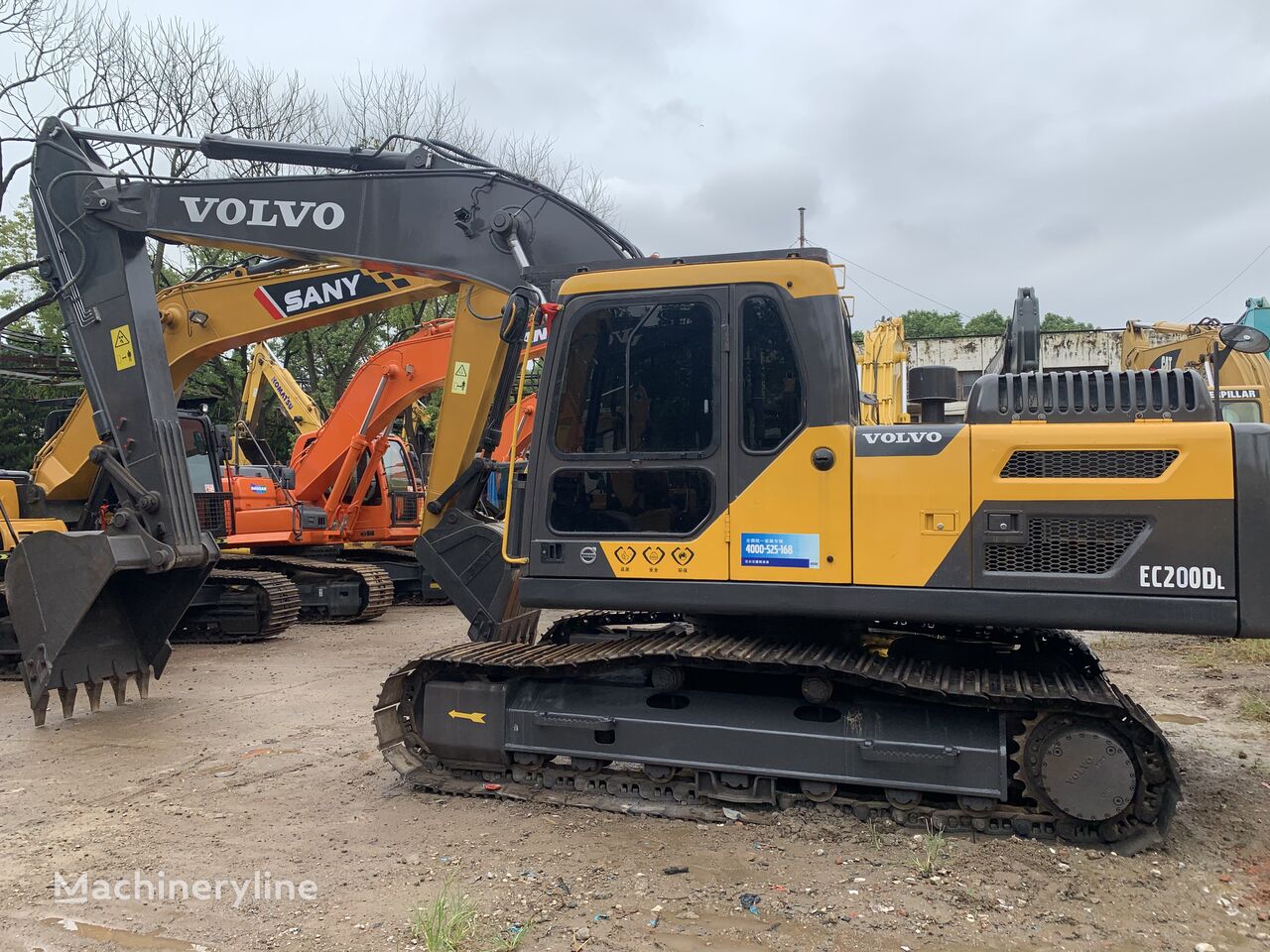 Volvo EC200DL  tracked excavator