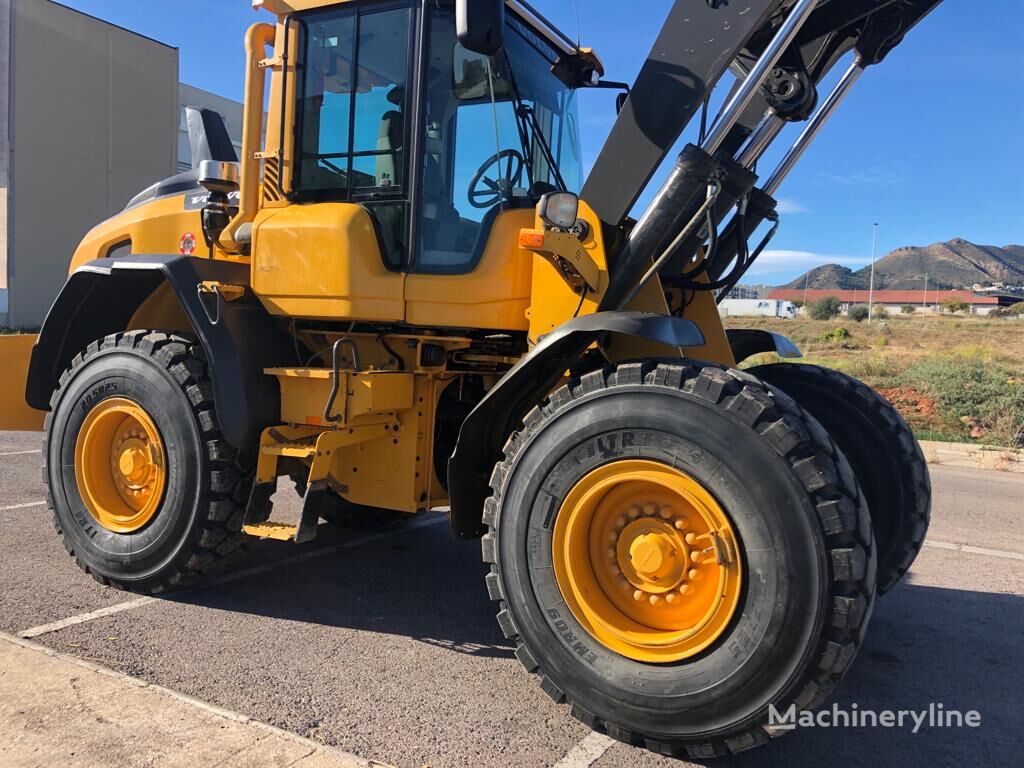 Volvo L90H wheel loader