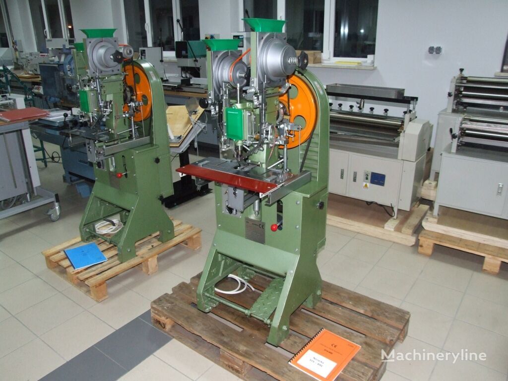 Riveting machines for clips in filebags binding machine