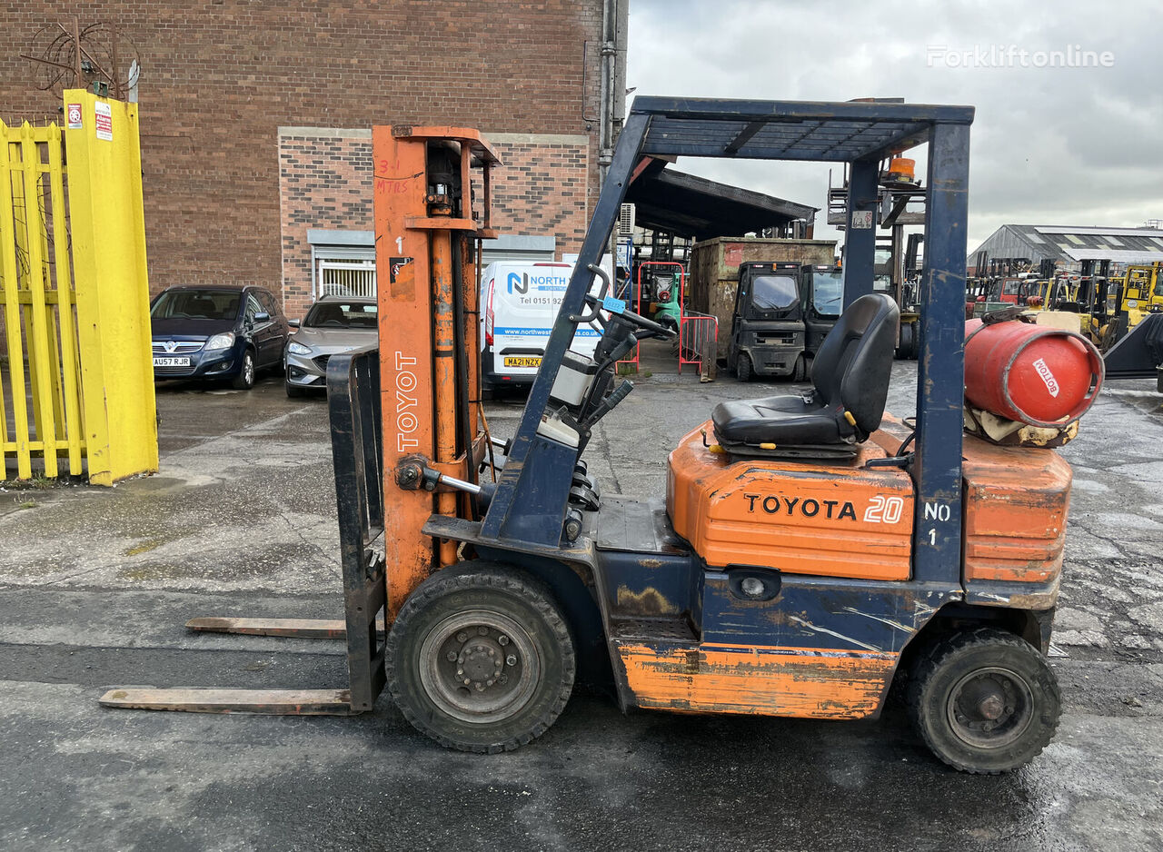 TOYOTA 5FGF20 gas forklift