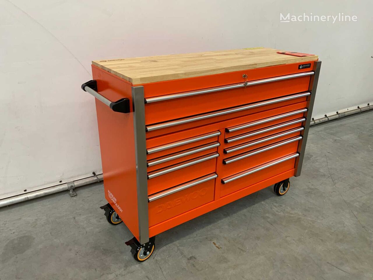 Daewoo DAMW387 tool storage