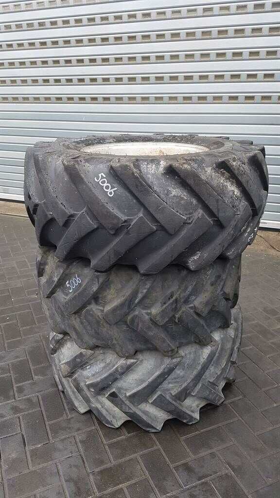 BKT  405/70-20 (16/70-20) - Tyre/Reifen/Band wheel